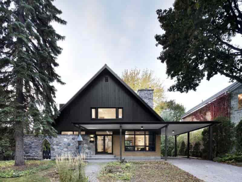 stylish-country-house-near-montreal-facade90a80f11-2692-d169-8112-fe514b9752dafd58bf43-0278-bc90-1741-4de4c09c5ac3D4A3F7DE-2A88-6DBC-9DE1-D7A02CEFC11F.jpg
